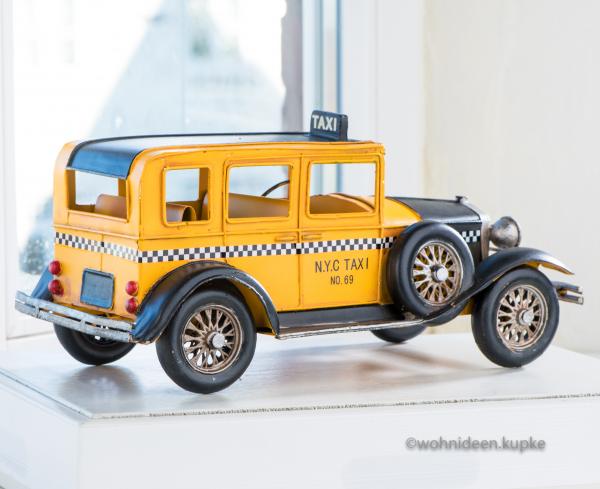 Handgefertigtes Modellfahrzeug N.Y.C. Taxi schwarz/gelb aus Metall (32 cm)